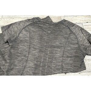 Lululemon Size 6 Heathered Gray Swiftly Tech Short Sleeve Top Workout Run Active